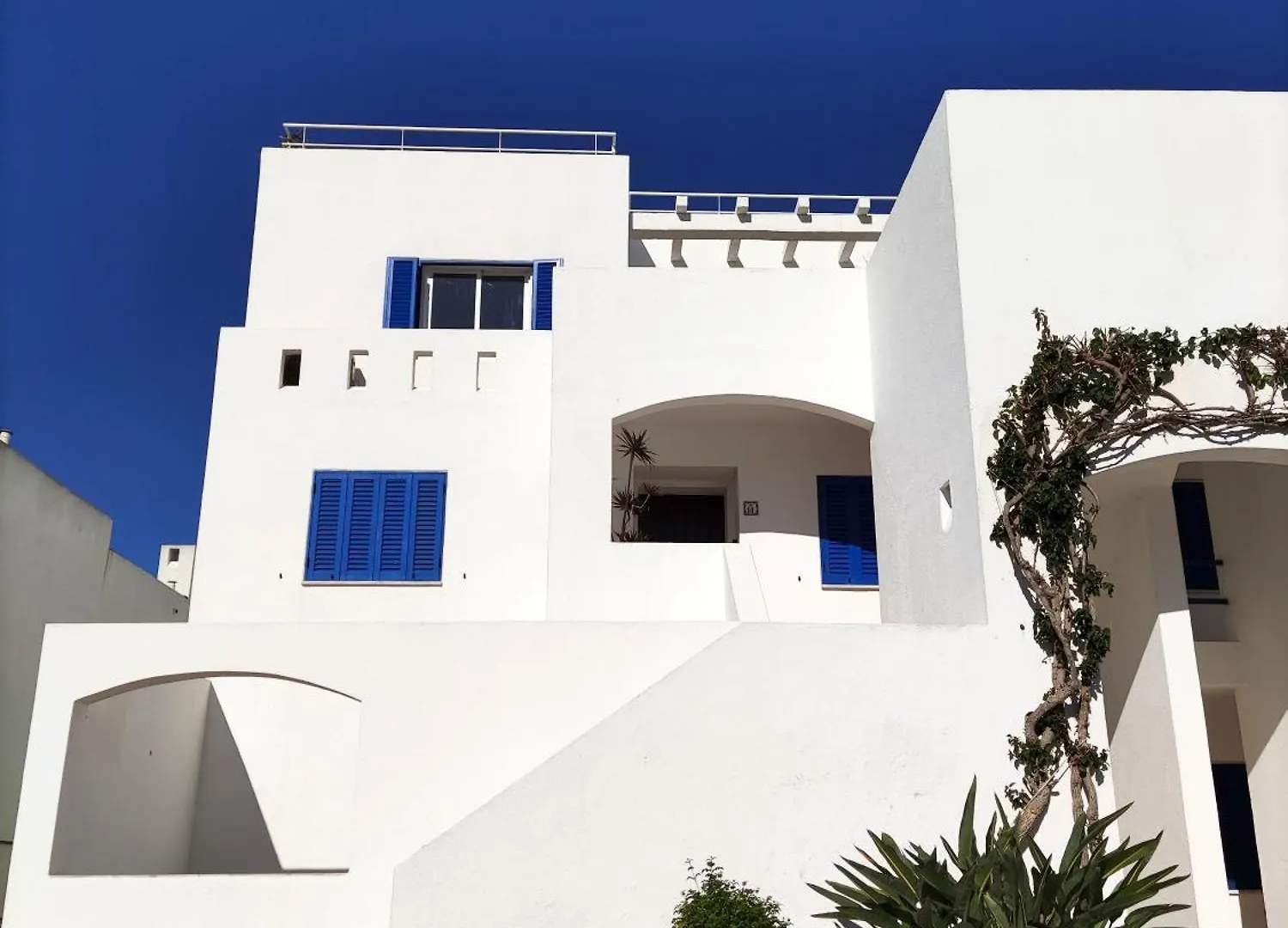 Apartment Stunning Sunrise & Sunset Rooftop Condo By Becherish Albufeira