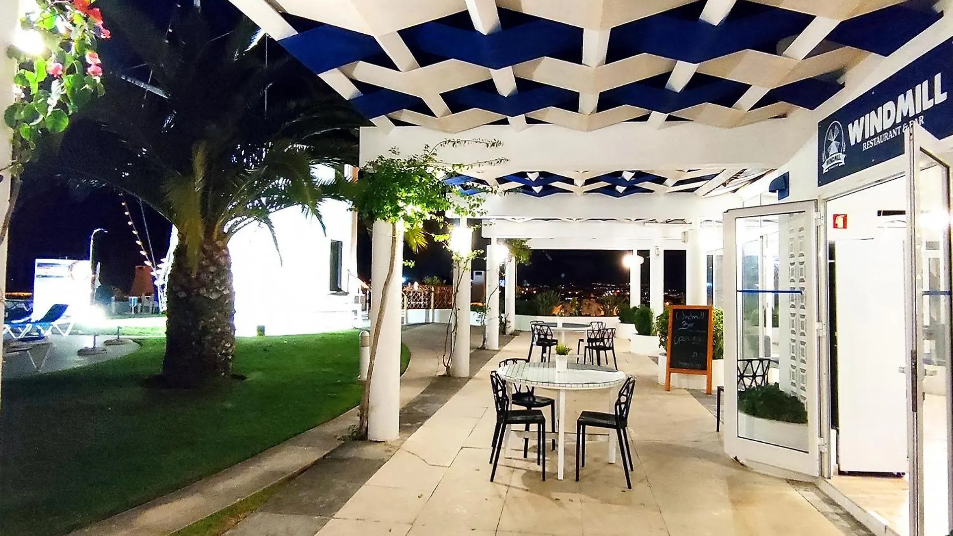 Stunning Sunrise & Sunset Rooftop Condo By Becherish Albufeira Apartment