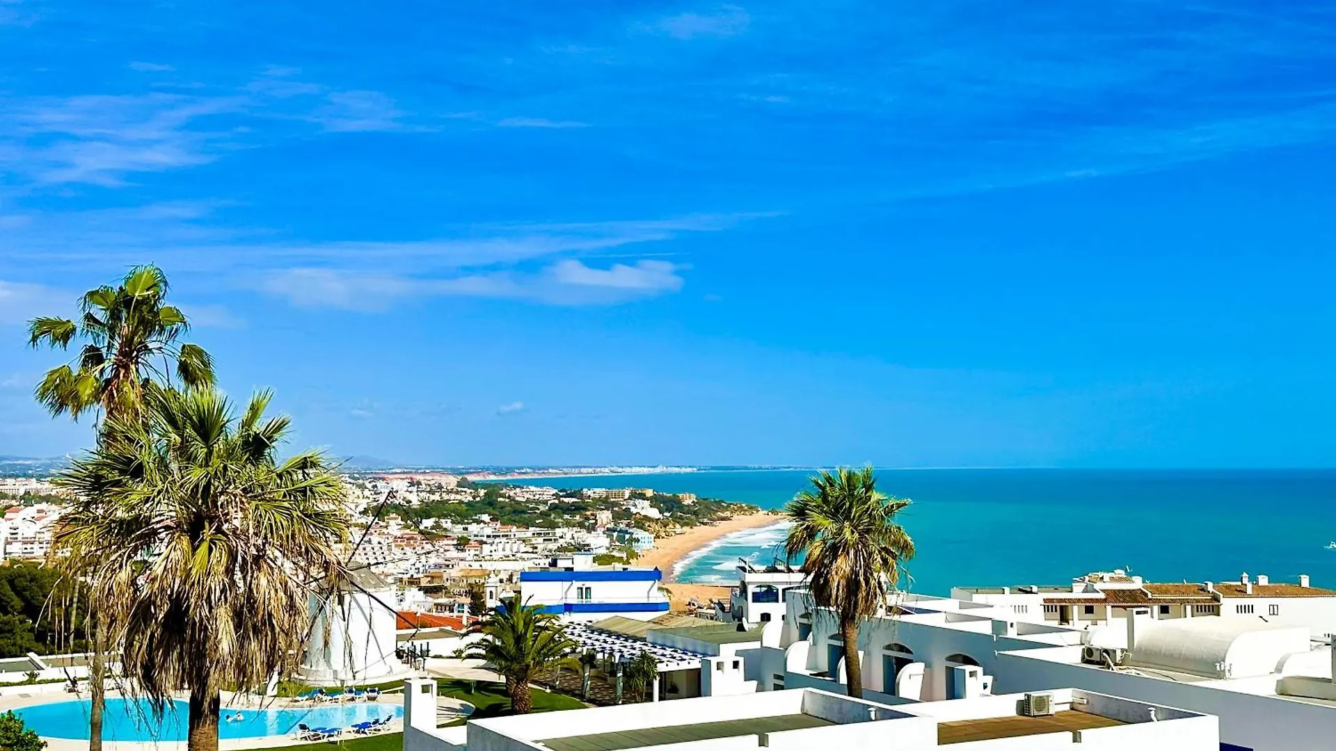 Stunning Sunrise & Sunset Rooftop Condo By Becherish Albufeira