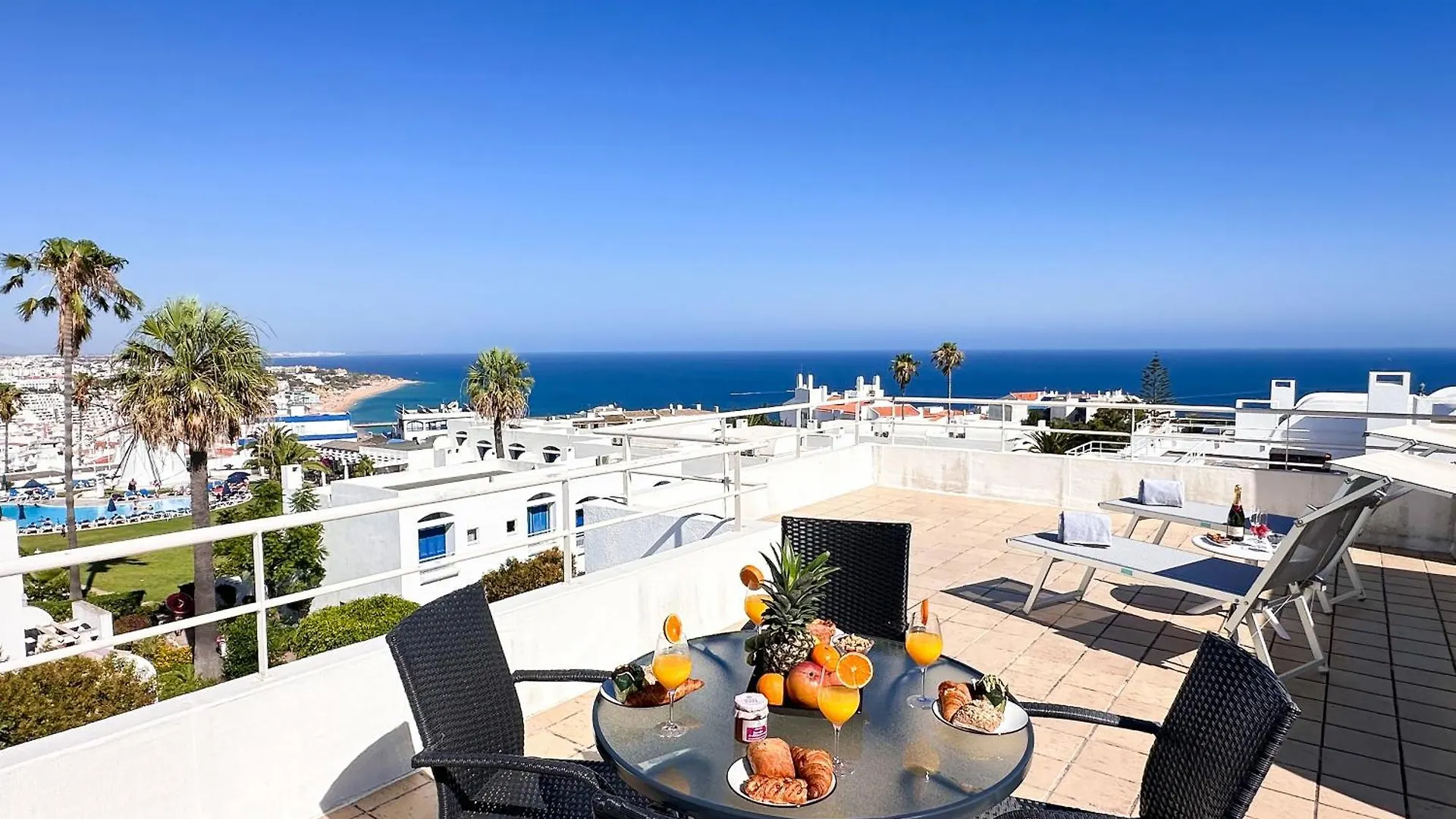 Apartament Stunning Sunrise & Sunset Rooftop Condo By Becherish Albufeira