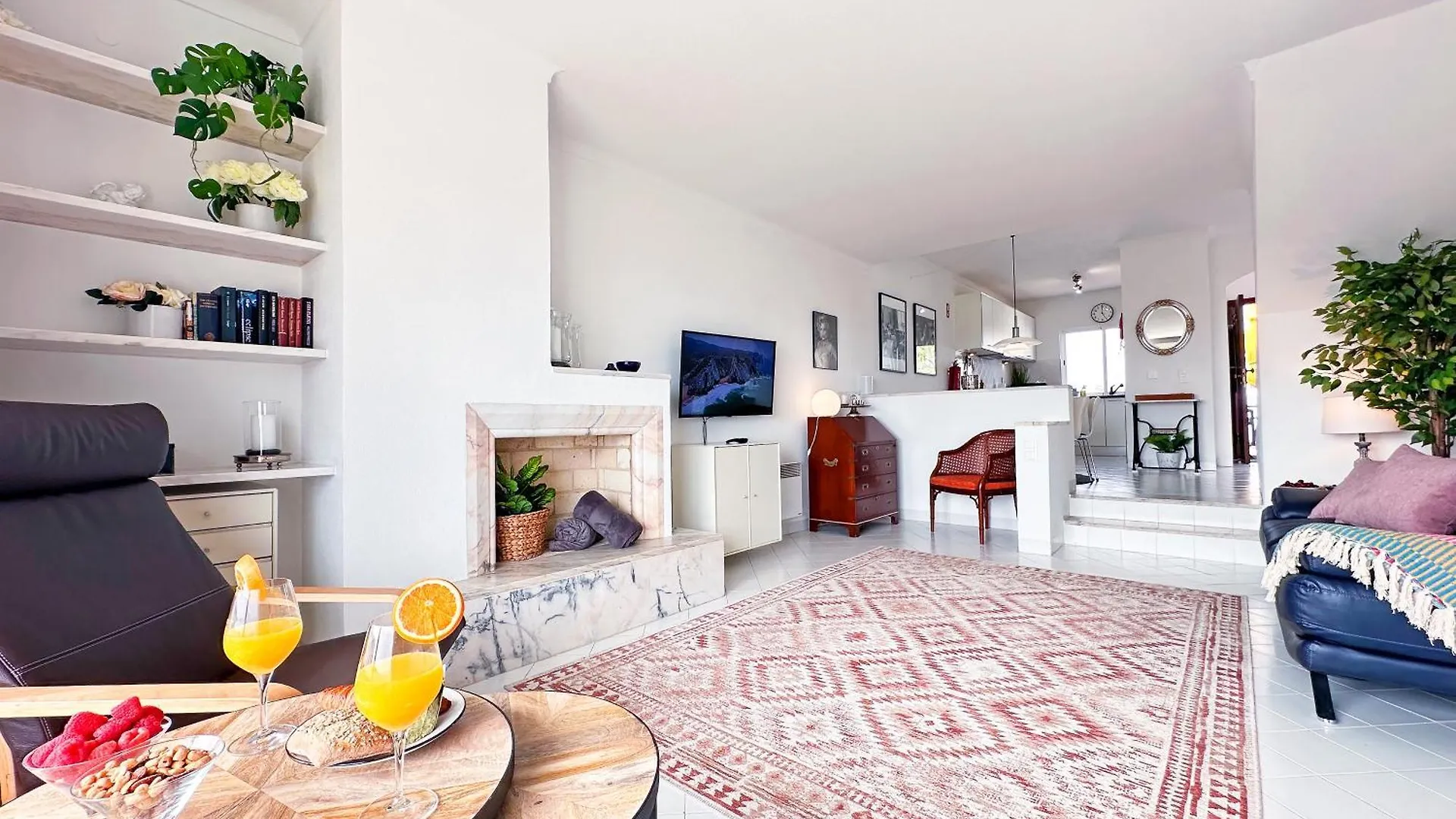 Stunning Sunrise & Sunset Rooftop Condo By Becherish Albufeira