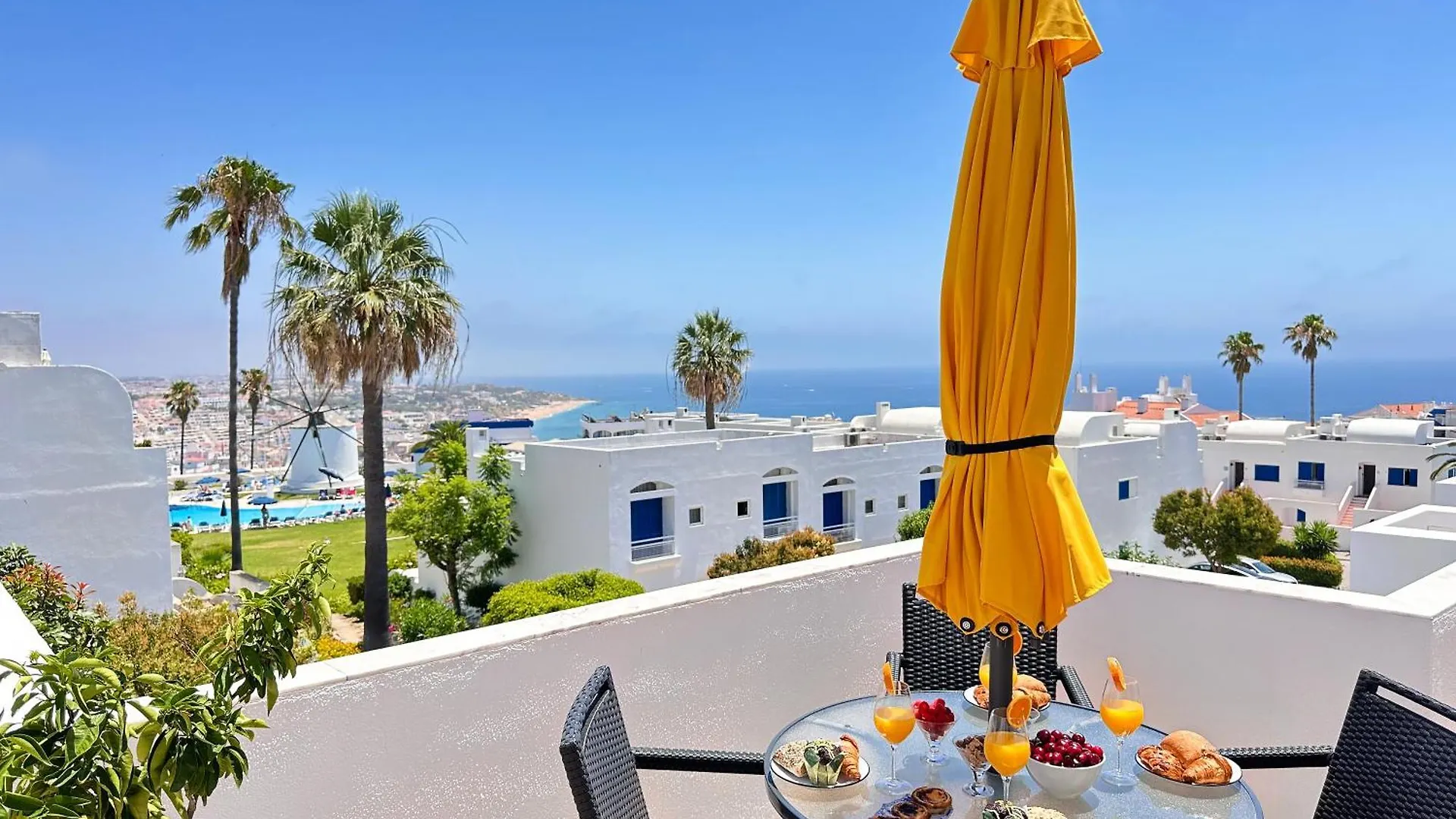 Stunning Sunrise & Sunset Rooftop Condo By Becherish Albufeira Appartement