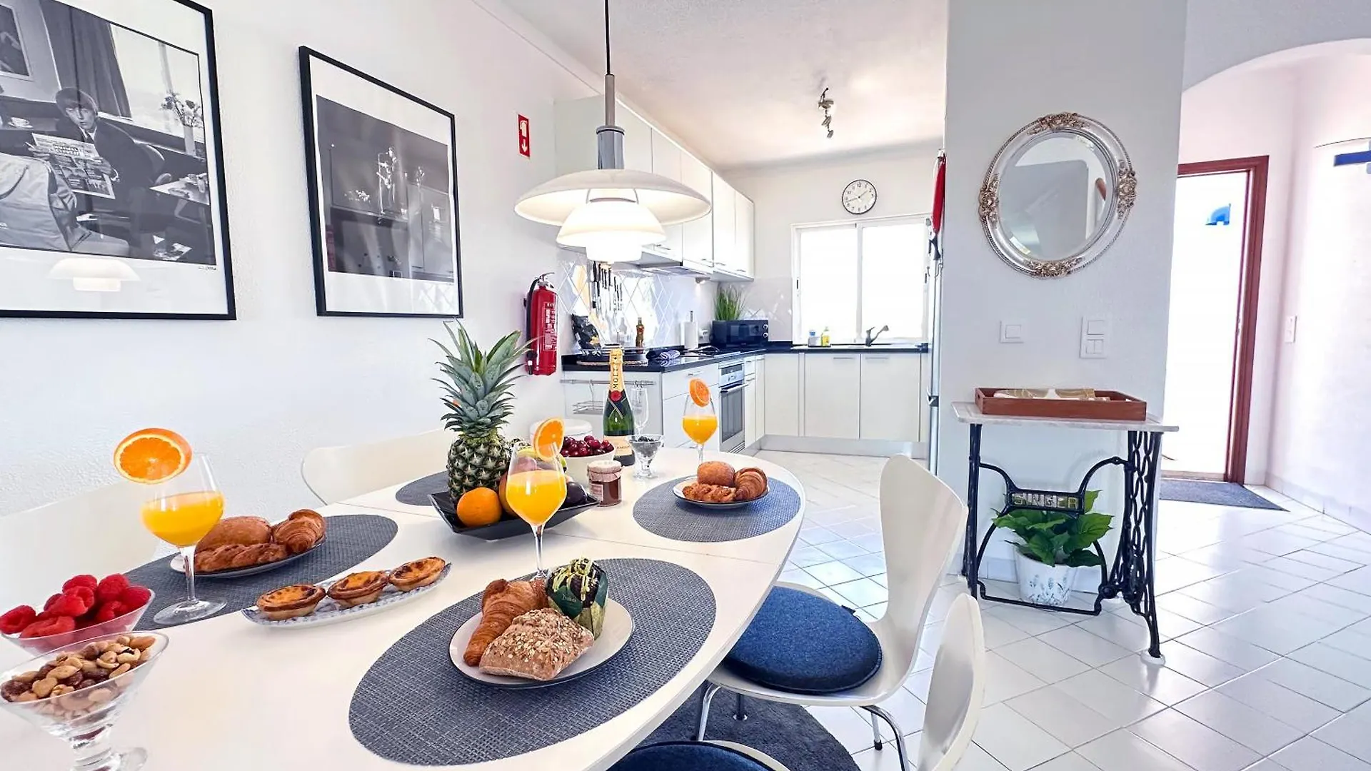 Stunning Sunrise & Sunset Rooftop Condo By Becherish Albufeira