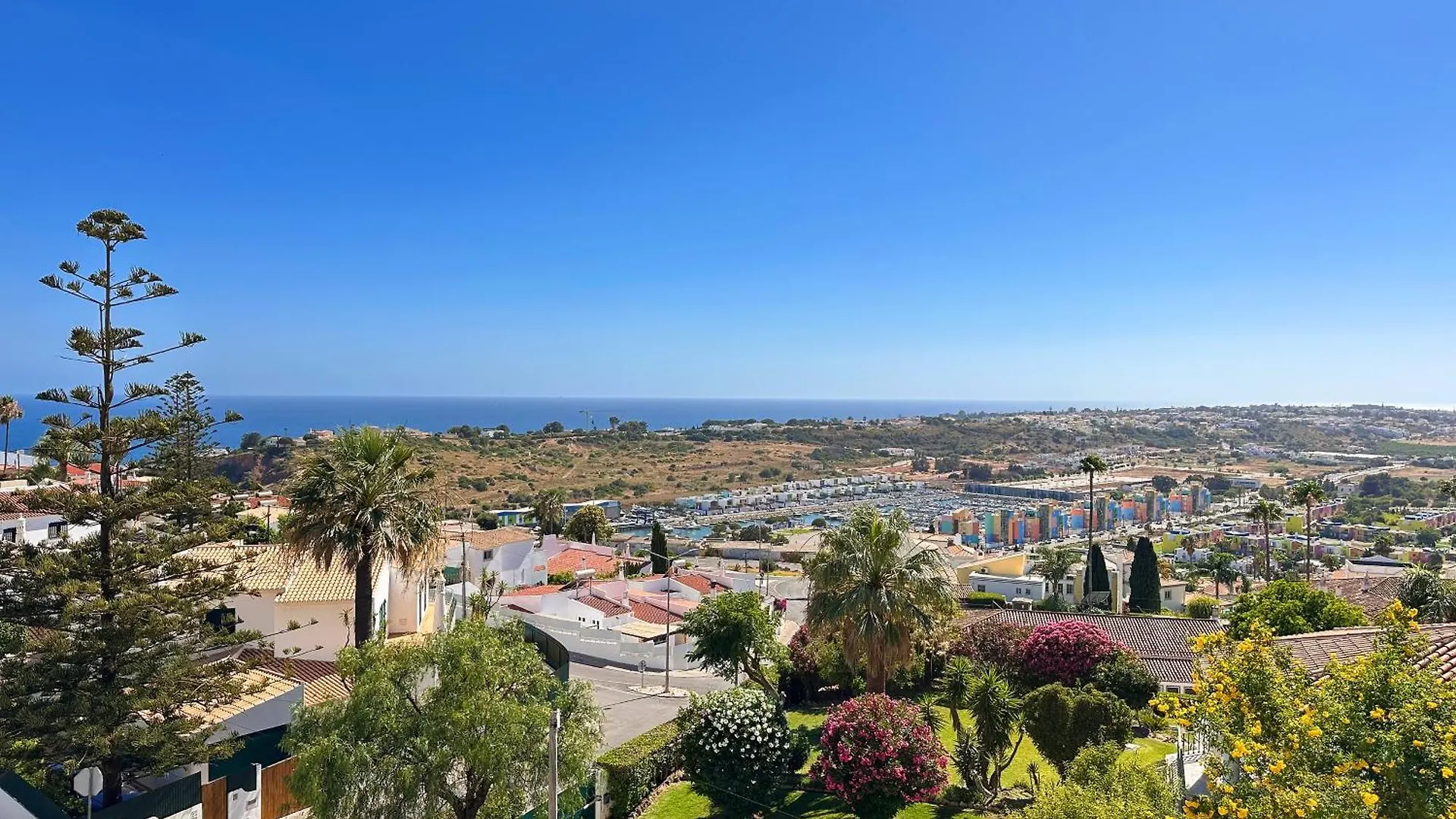 Stunning Sunrise & Sunset Rooftop Condo By Becherish Albufeira Daire