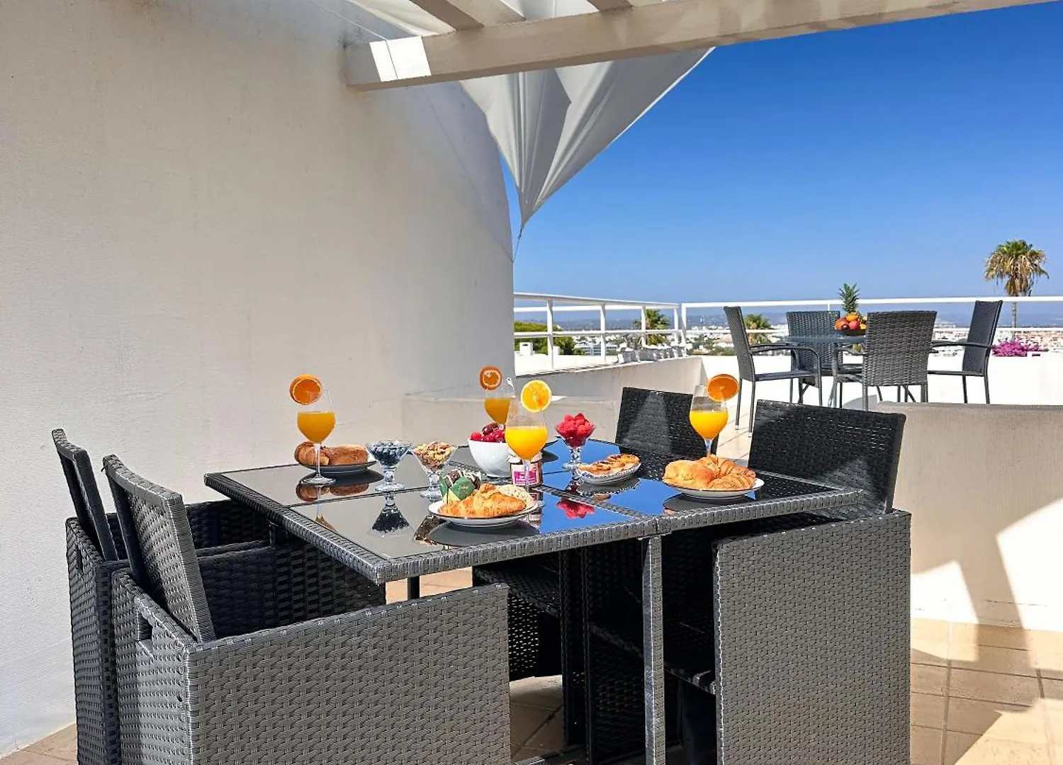 Stunning Sunrise & Sunset Rooftop Condo By Becherish Albufeira 0*,